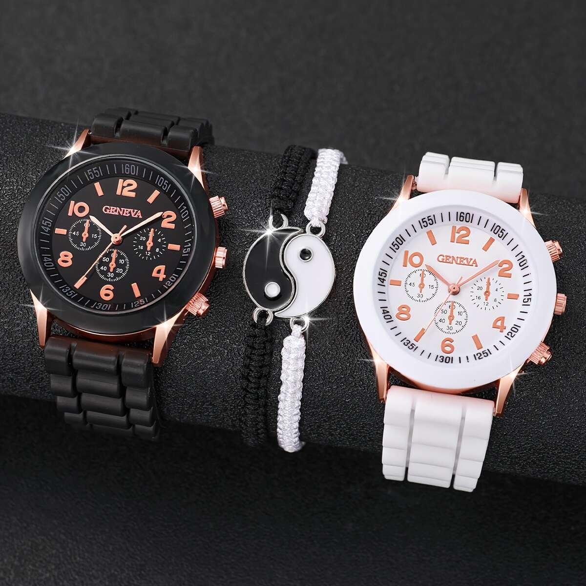 Montre en silicone noir et blanc sans boîte style couple, et cordons de main noir et blanc (4 pièces/ensemble)