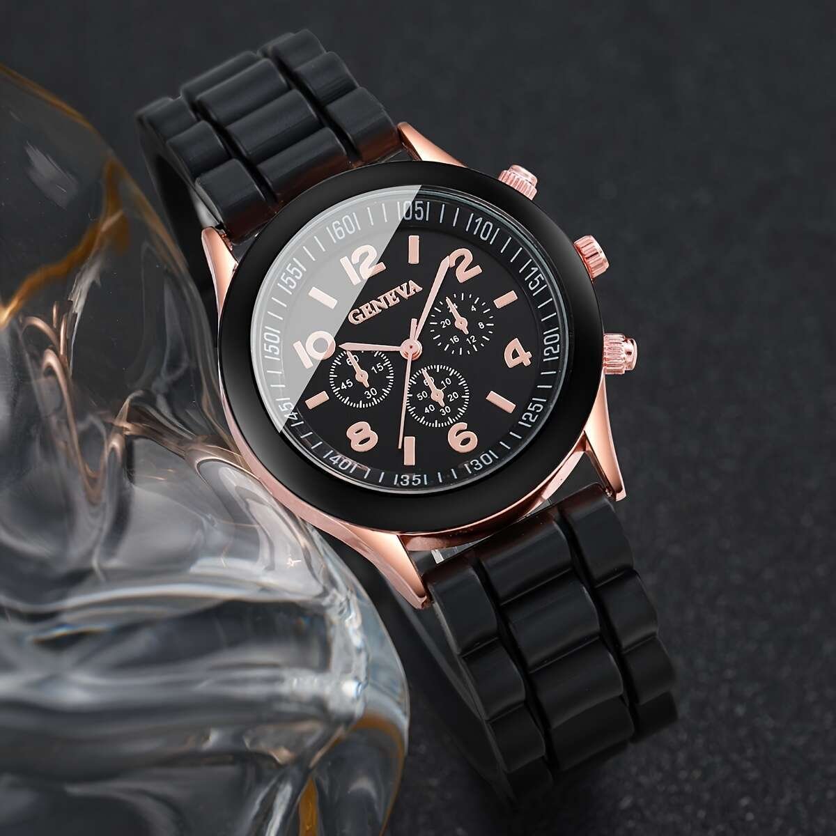 Montre en silicone noir et blanc sans boîte style couple, et cordons de main noir et blanc (4 pièces/ensemble)